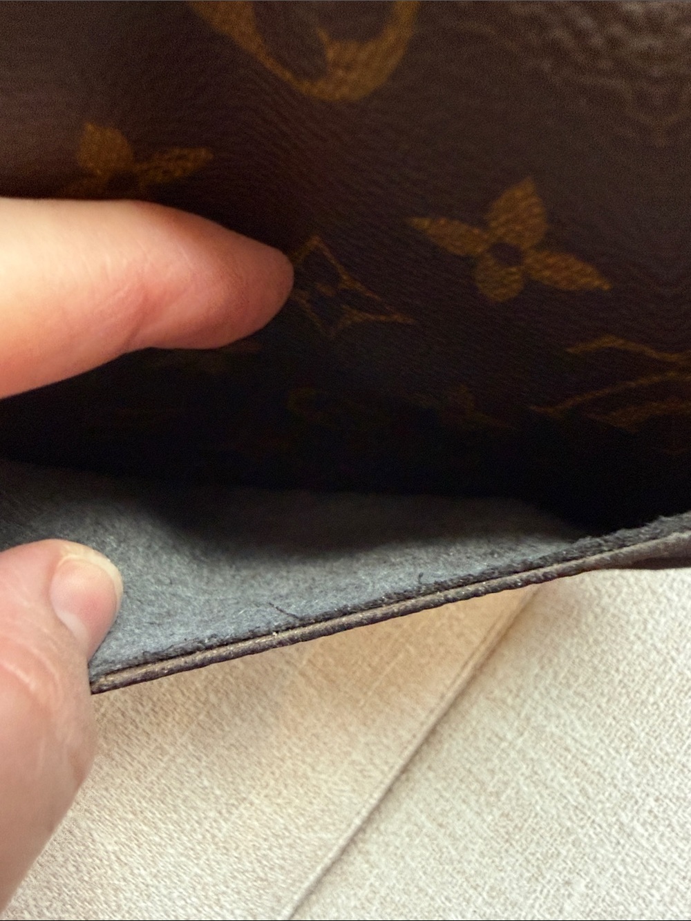 Authentic Louis Vuitton St. Cloud PM - Picture 4 of 17
